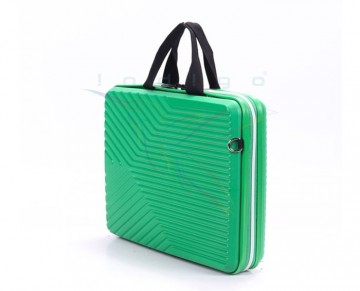 Kırılmaz ve Su Geçirmez Laptop Çantası