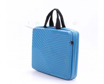 Kırılmaz ve Su Geçirmez Laptop Çantası