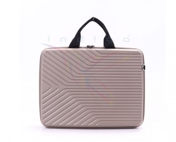 Kırılmaz ve Su Geçirmez Laptop Çantası